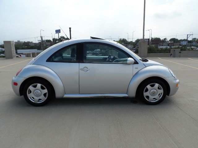 2001 Volkswagen New Beetle Quad Cab 4x2 Shortbox XLT