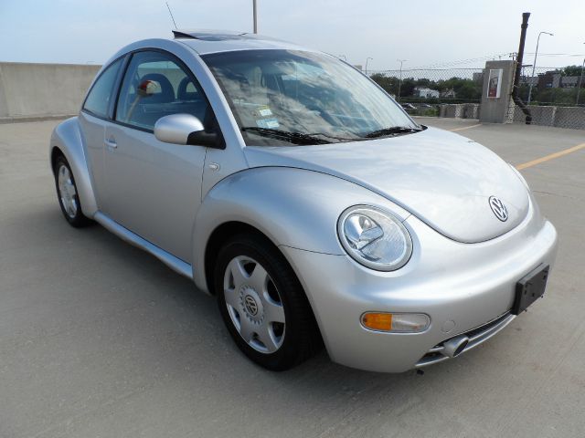 2001 Volkswagen New Beetle Quad Cab 4x2 Shortbox XLT