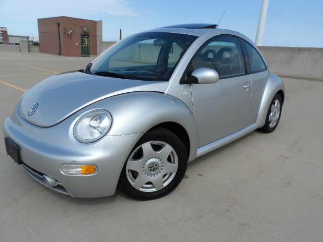 2001 Volkswagen New Beetle Quad Cab 4x2 Shortbox XLT