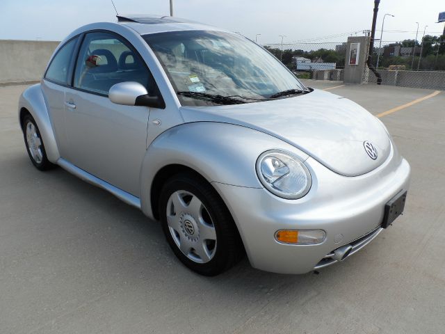 2001 Volkswagen New Beetle Quad Cab 4x2 Shortbox XLT