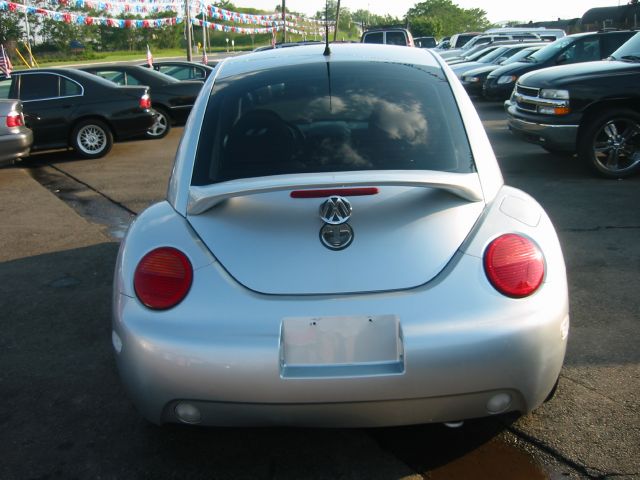 2001 Volkswagen New Beetle 4dr 112 WB AWD