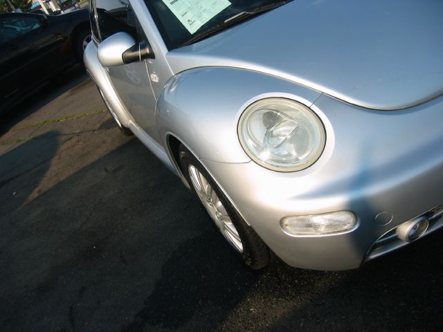 2001 Volkswagen New Beetle 4dr 112 WB AWD