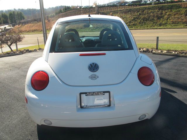 2001 Volkswagen New Beetle SE Crew Cab 4WD FFV