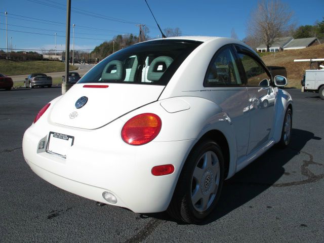 2001 Volkswagen New Beetle SE Crew Cab 4WD FFV