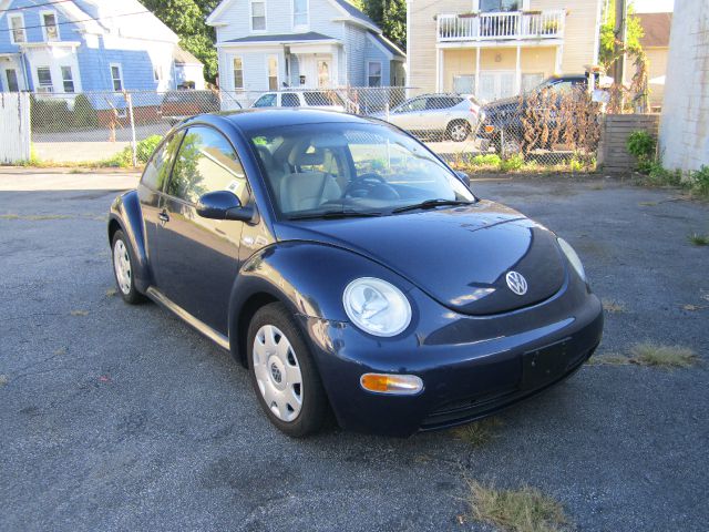 2001 Volkswagen New Beetle S Sedan