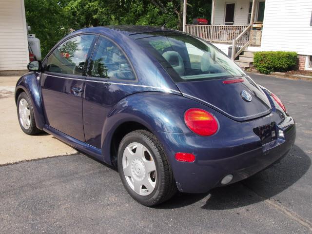 2001 Volkswagen New Beetle FWD 4dr Sport