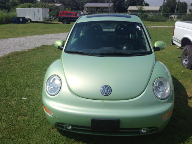 2001 Volkswagen New Beetle Quad Cab 4x2 Shortbox XLT