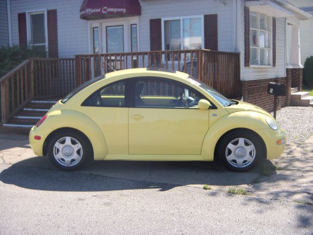 2001 Volkswagen New Beetle Quad Cab 4x2 Shortbox XLT