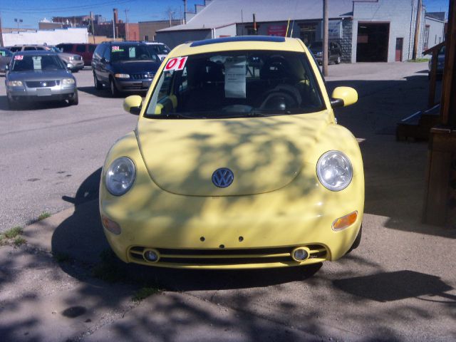 2001 Volkswagen New Beetle Quad Cab 4x2 Shortbox XLT