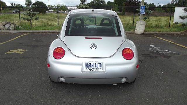 2001 Volkswagen New Beetle Quad Cab 4x2 Shortbox XLT