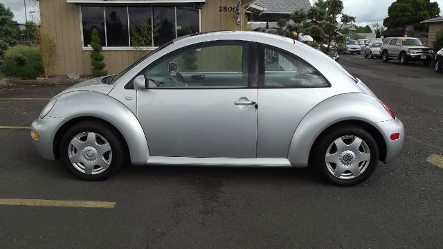 2001 Volkswagen New Beetle Quad Cab 4x2 Shortbox XLT