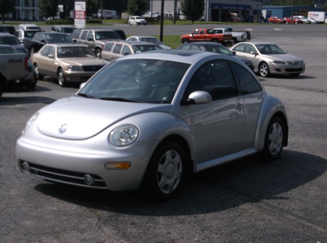 2001 Volkswagen New Beetle Quad Cab 4x2 Shortbox XLT