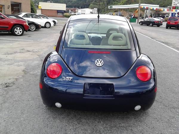 2001 Volkswagen New Beetle Quad Cab 4x2 Shortbox XLT