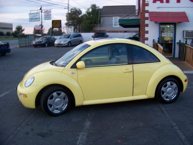 2001 Volkswagen New Beetle Quad Cab 4x2 Shortbox XLT