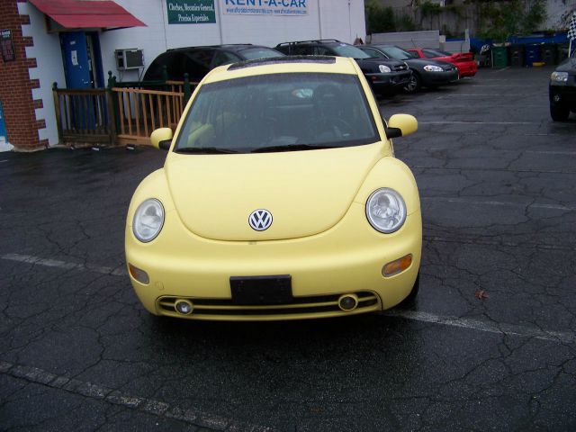 2001 Volkswagen New Beetle Quad Cab 4x2 Shortbox XLT