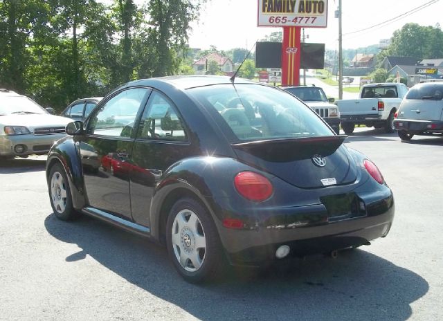 2001 Volkswagen New Beetle Quad Cab 4x2 Shortbox XLT