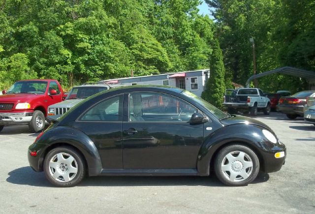 2001 Volkswagen New Beetle Quad Cab 4x2 Shortbox XLT