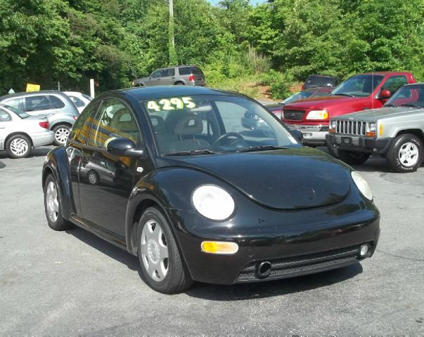 2001 Volkswagen New Beetle Quad Cab 4x2 Shortbox XLT