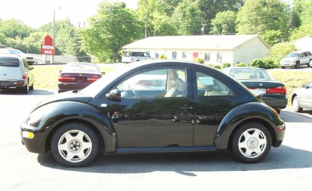 2001 Volkswagen New Beetle Quad Cab 4x2 Shortbox XLT