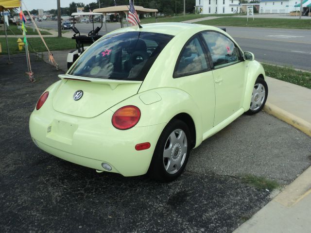 2001 Volkswagen New Beetle Quad Cab 4x2 Shortbox XLT