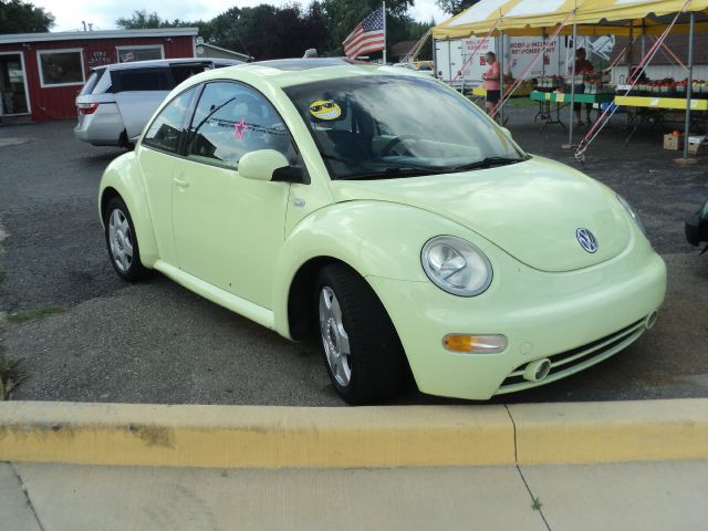 2001 Volkswagen New Beetle Quad Cab 4x2 Shortbox XLT