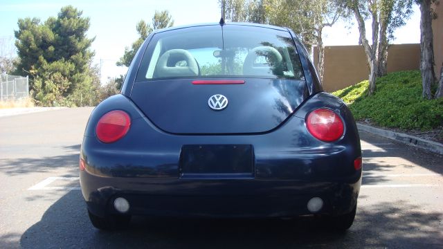 2001 Volkswagen New Beetle Quad Cab 4x2 Shortbox XLT