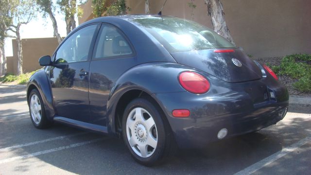 2001 Volkswagen New Beetle Quad Cab 4x2 Shortbox XLT