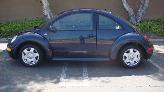 2001 Volkswagen New Beetle Quad Cab 4x2 Shortbox XLT