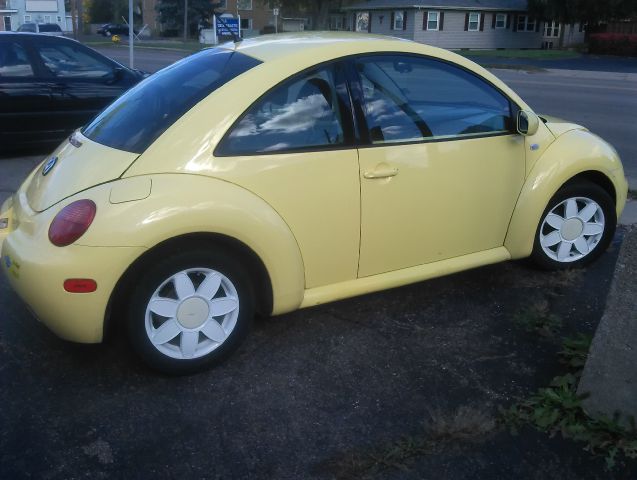 2001 Volkswagen New Beetle Quad Cab 4x2 Shortbox XLT