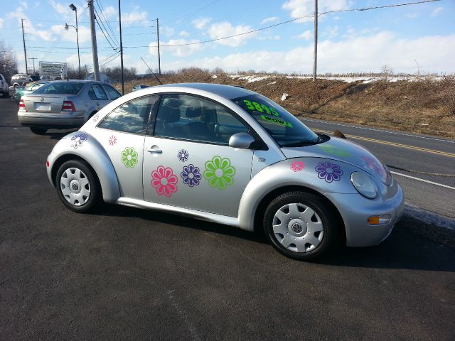 2001 Volkswagen New Beetle S Sedan