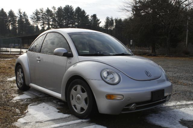 2001 Volkswagen New Beetle SE Crew Cab 4WD FFV