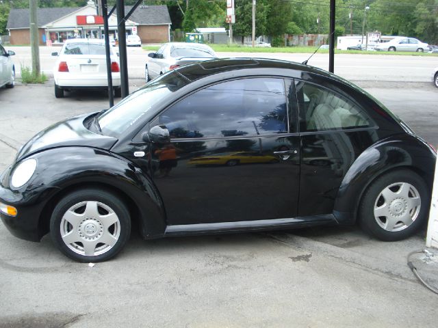 2001 Volkswagen New Beetle Quad Cab 4x2 Shortbox XLT