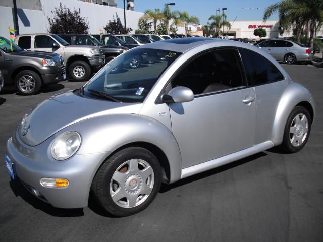 2001 Volkswagen New Beetle FWD 4dr Sport