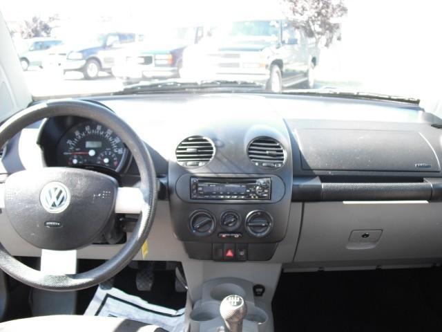 2001 Volkswagen New Beetle FWD 4dr Sport