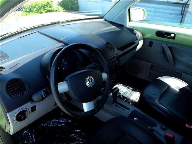 2001 Volkswagen New Beetle SE Crew Cab 4WD FFV