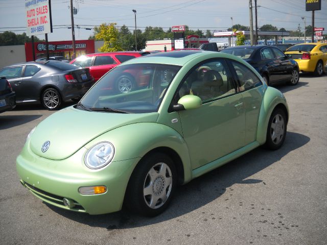 2001 Volkswagen New Beetle Quad Cab 4x2 Shortbox XLT