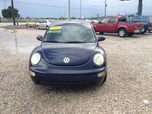 2001 Volkswagen New Beetle S Sedan