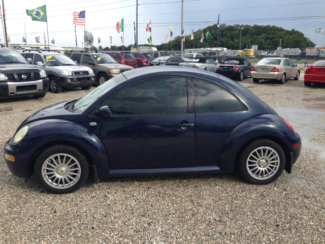 2001 Volkswagen New Beetle S Sedan