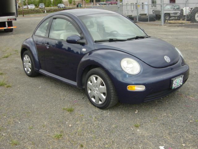 2001 Volkswagen New Beetle S Sedan