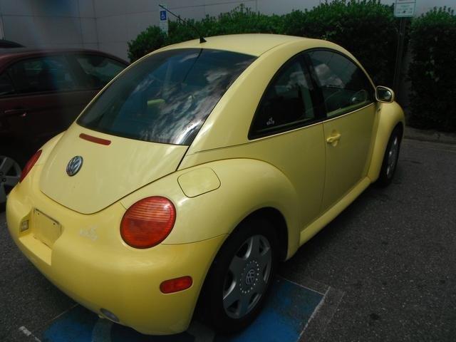 2001 Volkswagen New Beetle FWD 4dr Sport