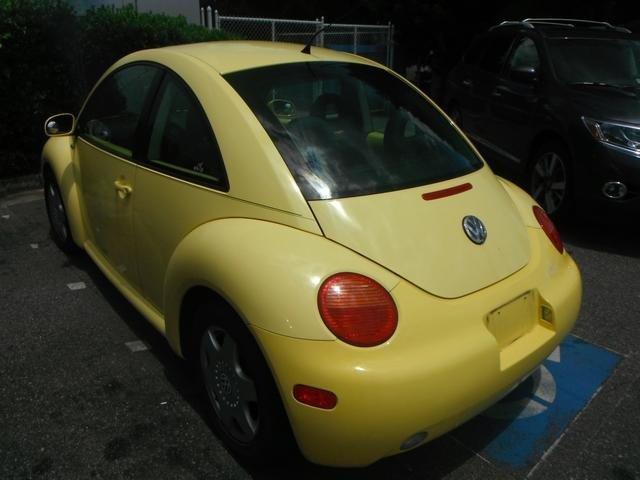 2001 Volkswagen New Beetle FWD 4dr Sport