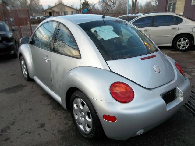 2002 Volkswagen New Beetle Quad Cab 4x2 Shortbox XLT