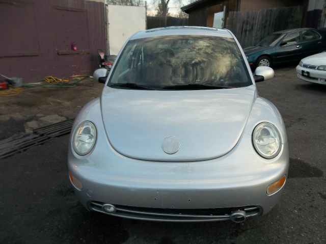 2002 Volkswagen New Beetle Quad Cab 4x2 Shortbox XLT