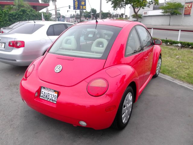 2002 Volkswagen New Beetle Quad Cab 4x2 Shortbox XLT