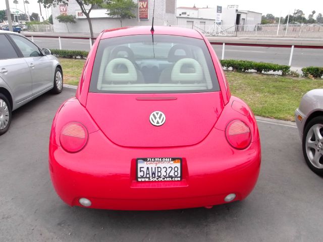 2002 Volkswagen New Beetle Quad Cab 4x2 Shortbox XLT