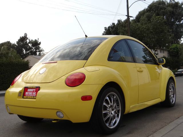 2002 Volkswagen New Beetle Quad Cab 4x2 Shortbox XLT