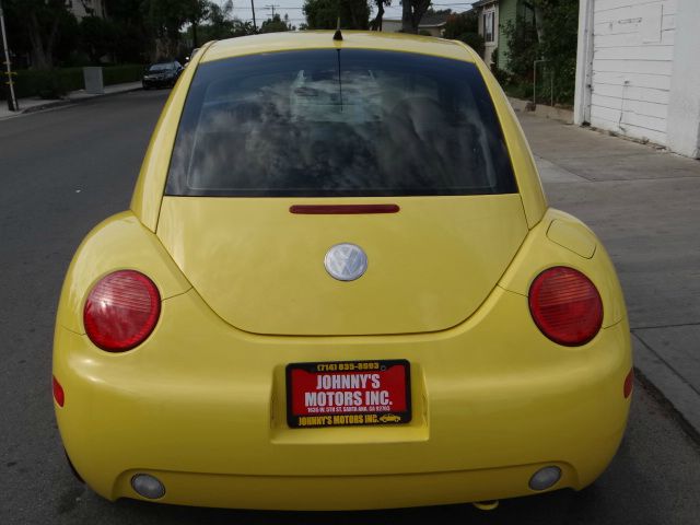 2002 Volkswagen New Beetle Quad Cab 4x2 Shortbox XLT