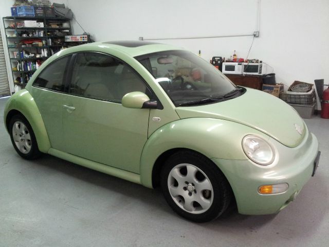 2002 Volkswagen New Beetle Quad Cab 4x2 Shortbox XLT