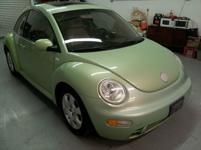 2002 Volkswagen New Beetle Quad Cab 4x2 Shortbox XLT