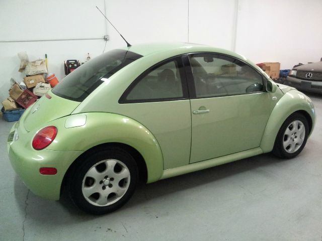 2002 Volkswagen New Beetle Quad Cab 4x2 Shortbox XLT